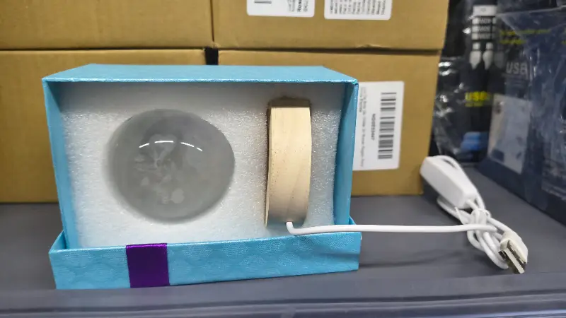 Luz Nocturna de Bola de Cristal