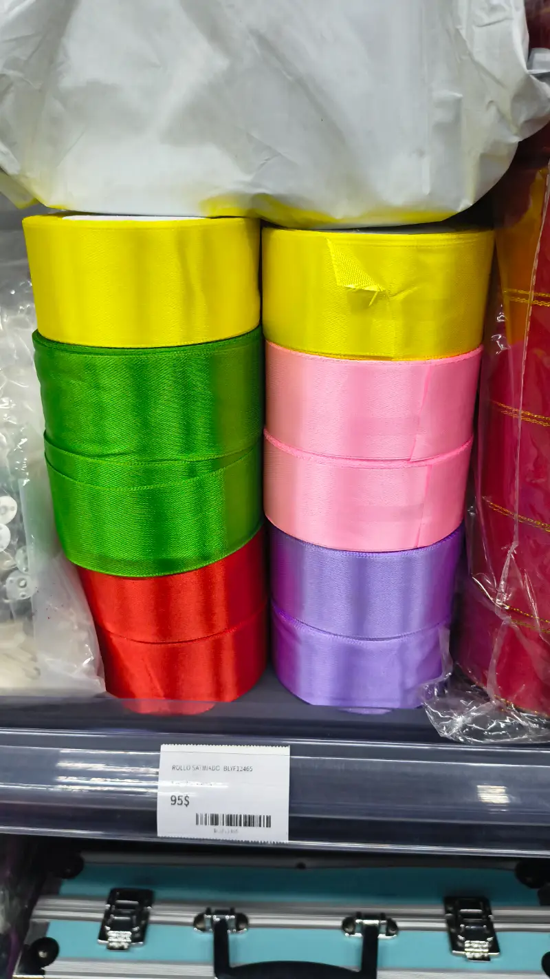 Rollos de listón satinado