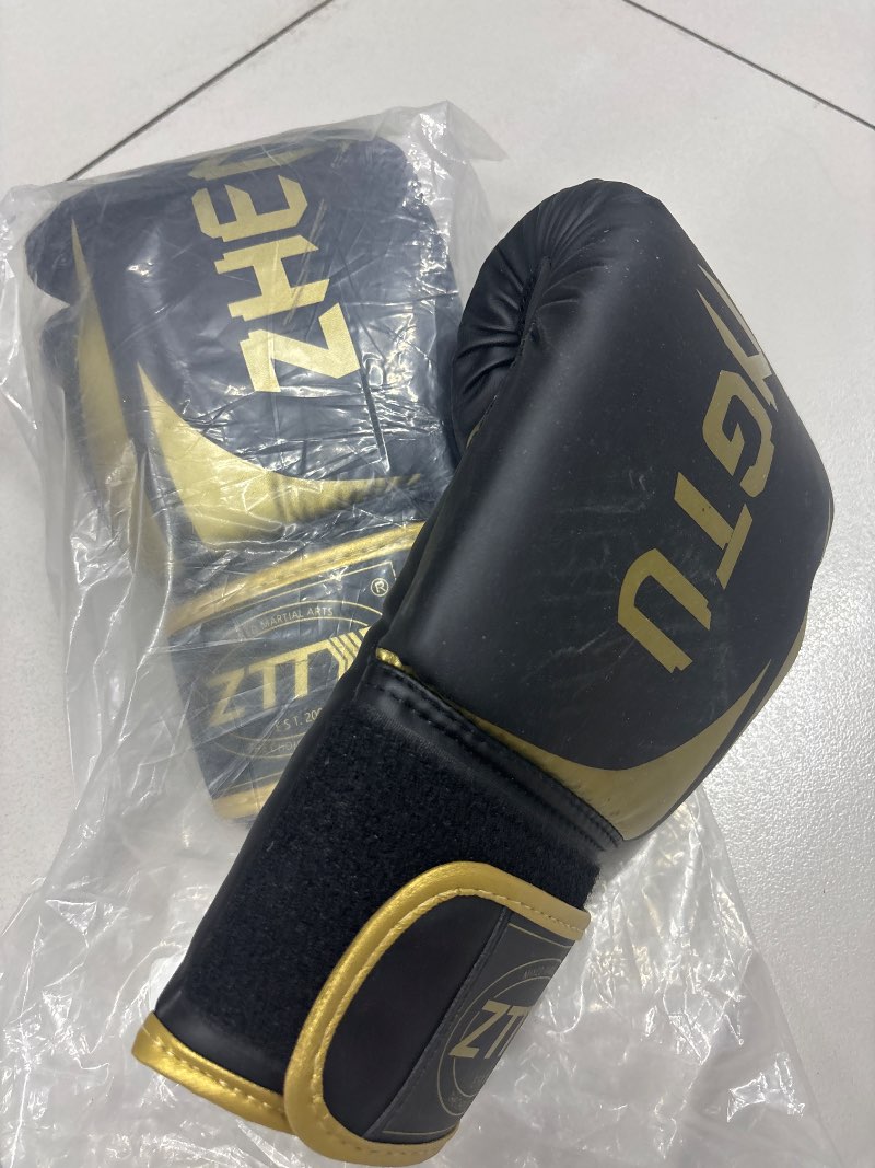 Guantes de Boxeo Zhen - Negro y Dorado