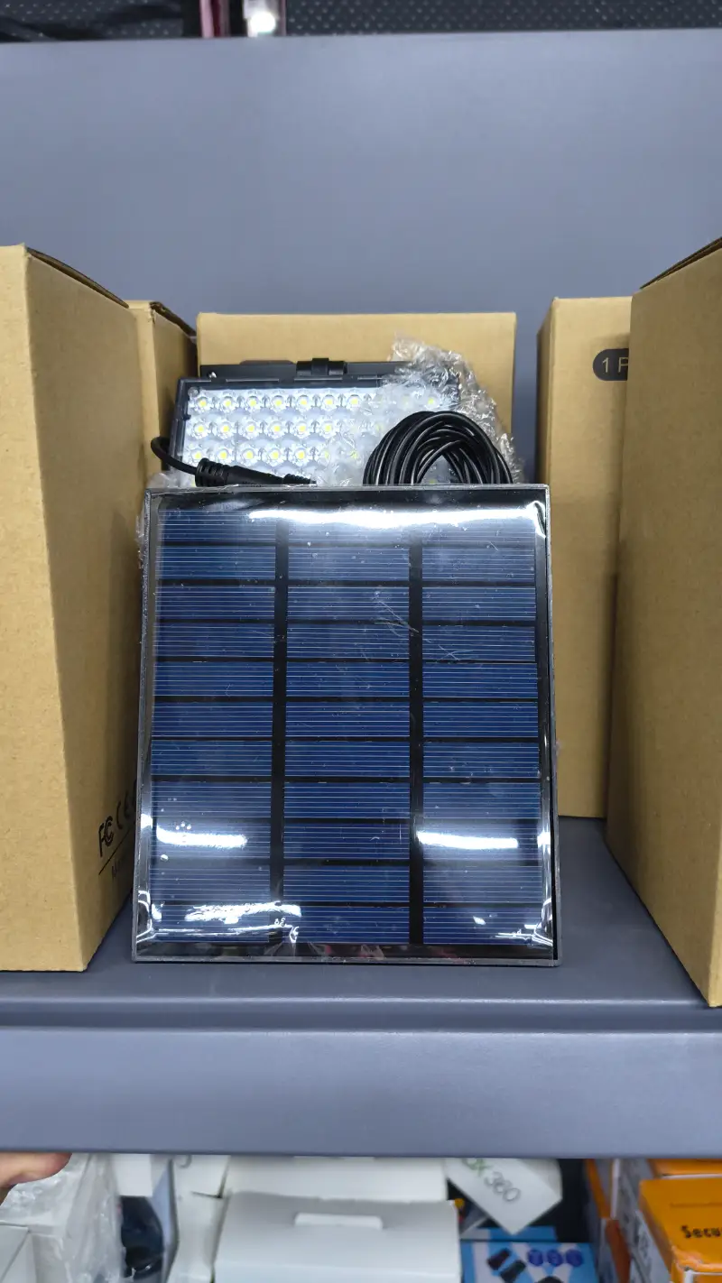 Luz LED con Energía Solar