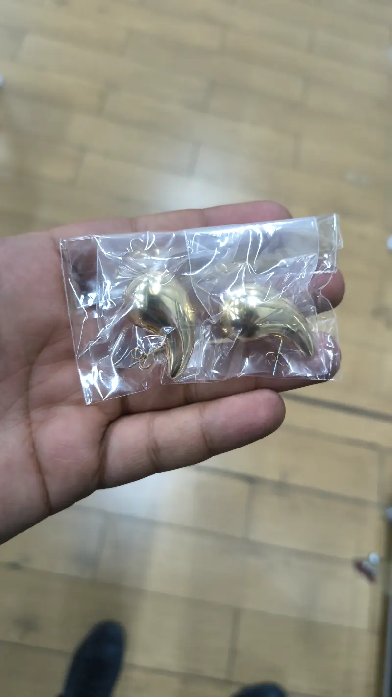 Pendientes de Garra Dorada