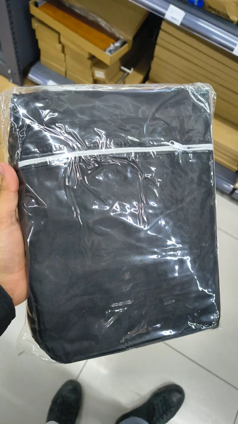 Bolsa Negra con Cremallera