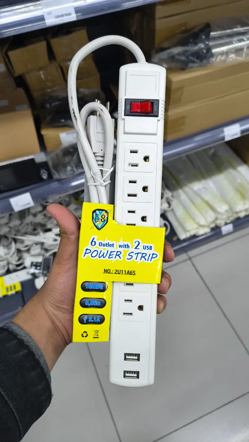 Regleta de enchufes 6 Tomas + 2 USB