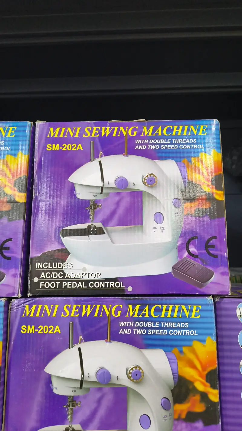 Mini Máquina de Coser SM-202A