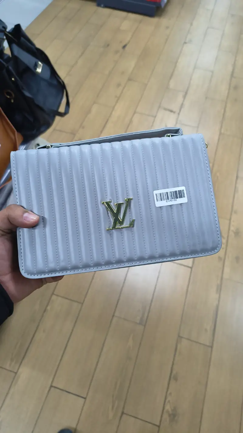 Elegante Bolso de Hombro Gris