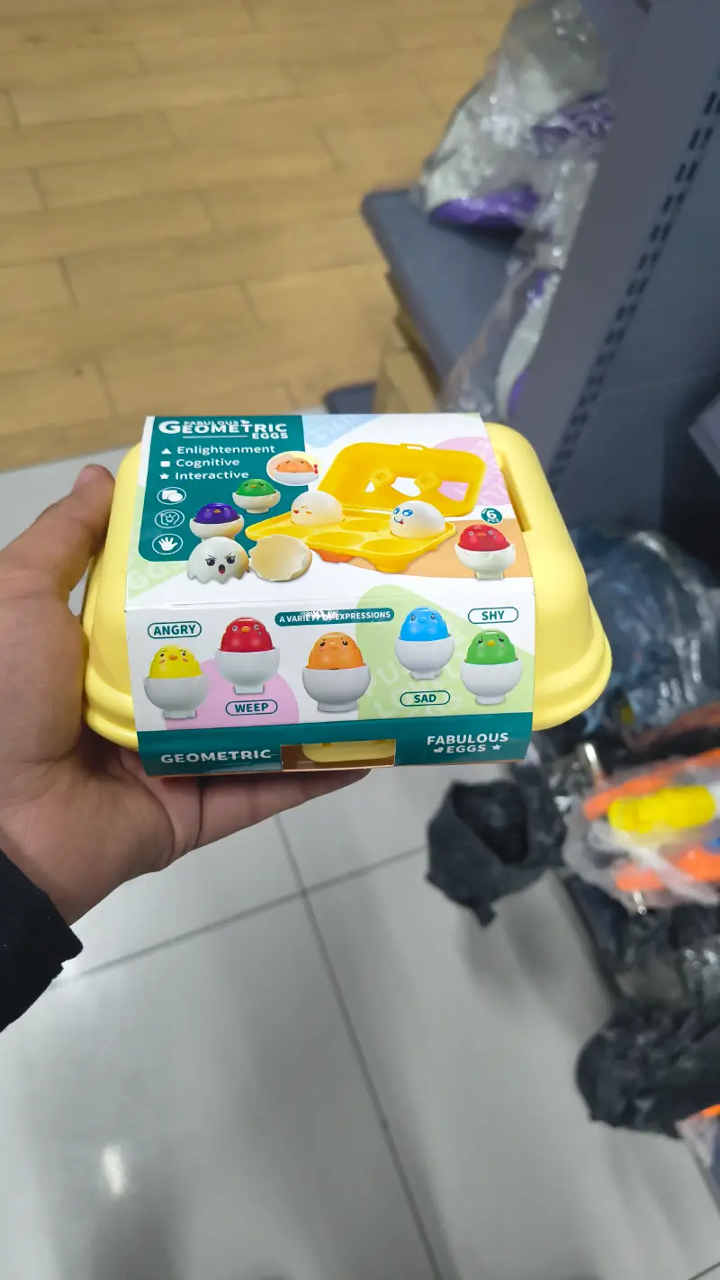 Juguete de huevos geométricos