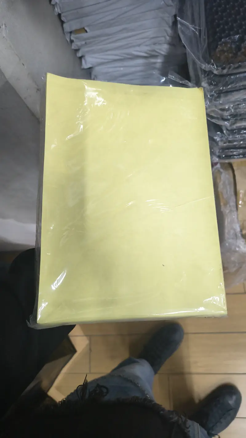 Papel de Construcción Amarillo