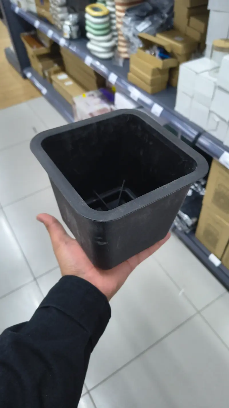 Maceta Negra para Plantas