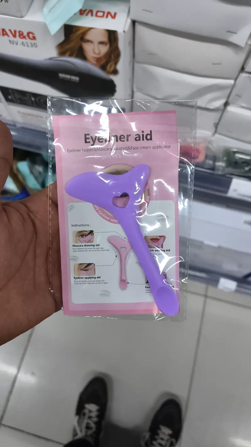 Herramienta de Ayuda para Delineador de Ojos