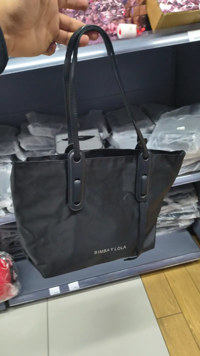 Bolso Tote Negro Bimba y Lola