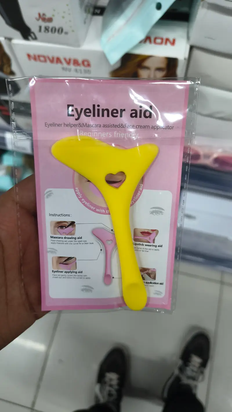 Herramienta de Ayuda para Delineador de Ojos